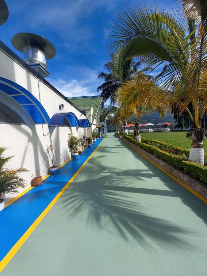 Hotel Barcelona Chinauta Exterior photo
